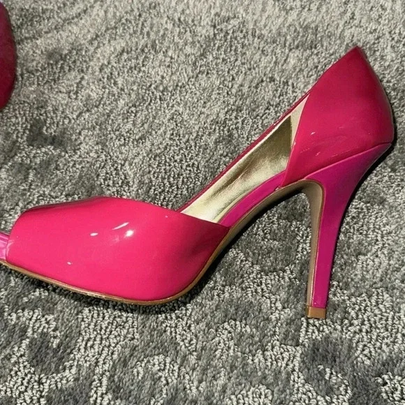 •Jessica Simpson pink patent platform stiletto• - Picture 4 of 10